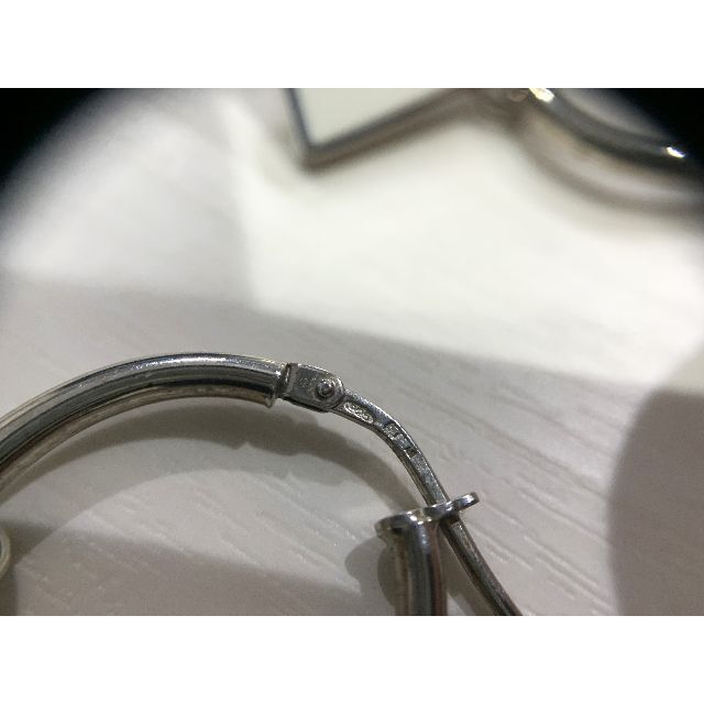 PRADA(プラダ)のプラダ　スマルト　ジュエリー　ドロップピアス　ホワイト　925　1JO731 レディースのアクセサリー(ピアス)の商品写真