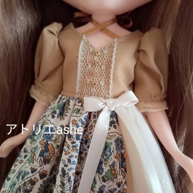 ハンドメイド「リバティ生地とチュールレースのドレス」ネオブライス・リカちゃんの服