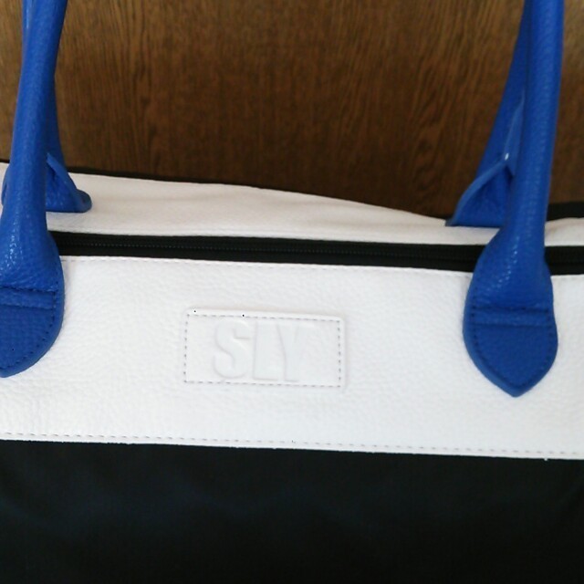 SLY(スライ)の送料込み 2014 SLY moussy レディースのバッグ(ボストンバッグ)の商品写真