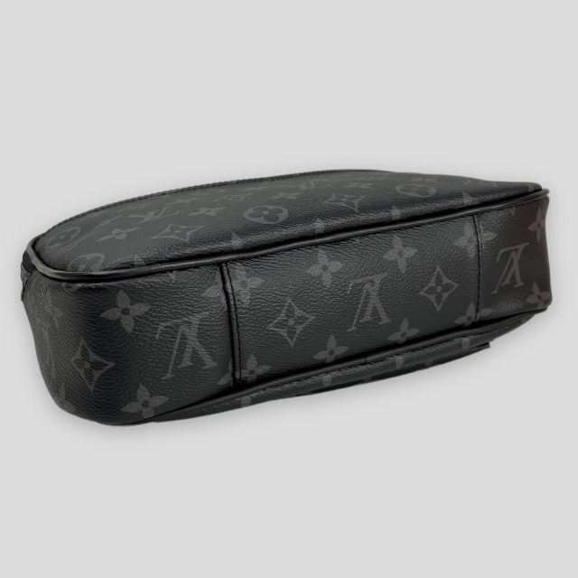 LOUIS VUITTON(ルイヴィトン)の未使用■ルイ ヴィトン■モノグラム エクリプス バムバッグ セカンド・ショルダー メンズのバッグ(セカンドバッグ/クラッチバッグ)の商品写真