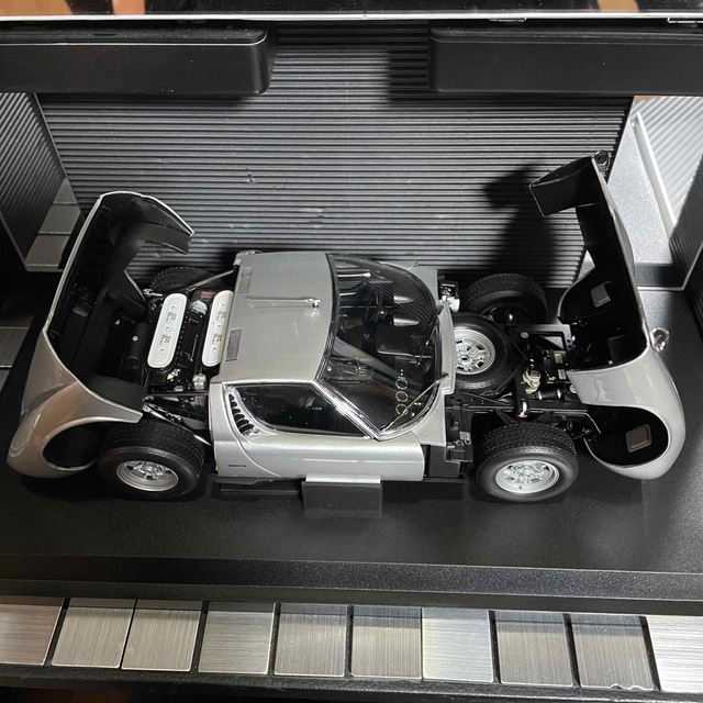 絶版未展示品 京商 1/18 ランボルギーニ ミウラ P400 SV シルバー