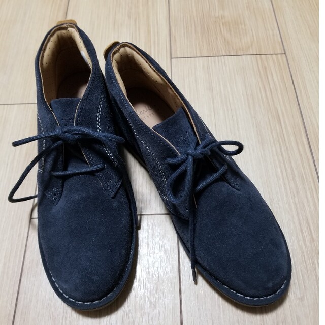 Clarks(クラークス)の未使用　クラークス Clarks ショートブーツUn Astin 22.5 レディースの靴/シューズ(ブーツ)の商品写真