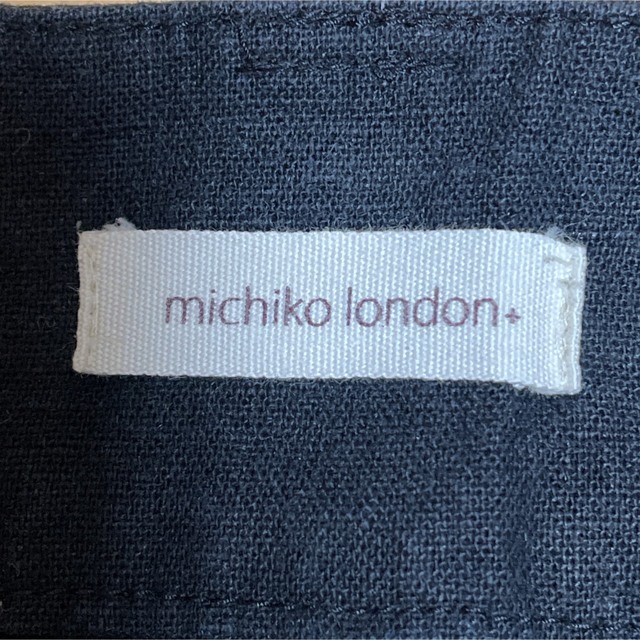 MICHIKO LONDON(ミチコロンドン)の【MICHIKO LONDON】クロップパンツ レディースのパンツ(クロップドパンツ)の商品写真