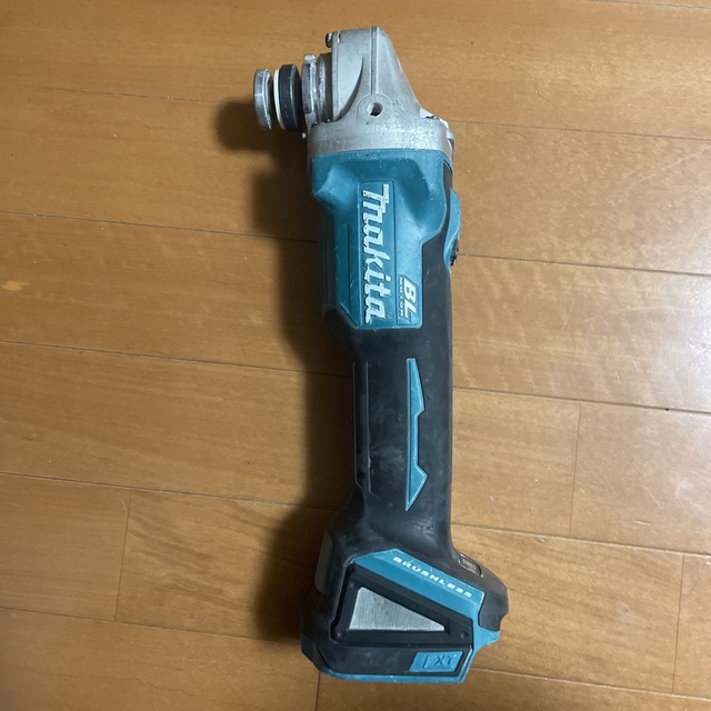 MAKITA  充電式ディスクグラインダ　GA404DNスポーツ/アウトドア