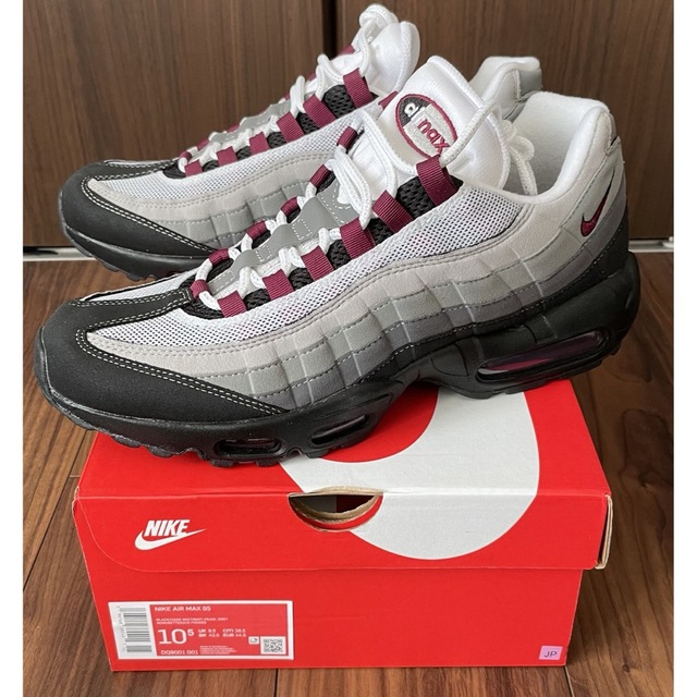 NIKE(ナイキ)のNIKE AIR MAX 95 BEETROOT ナイキ エアマックス メンズの靴/シューズ(スニーカー)の商品写真