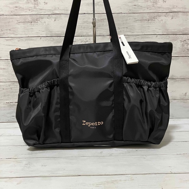 repetto(レペット)の☆タグ付き未使用品☆ Repetto ナイロン トートバッグ 黒 A4収納可 レディースのバッグ(トートバッグ)の商品写真