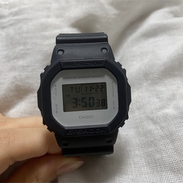 G-SHOCK(ジーショック)の専用 G-SHOCK DW-5600LCU-1JF クリーンミリタリー ブラック メンズの時計(腕時計(デジタル))の商品写真