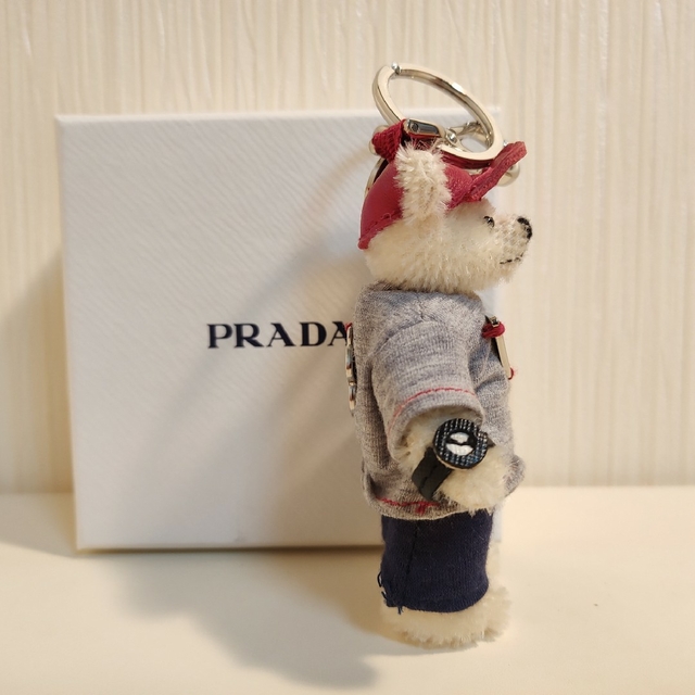 PRADA(プラダ)のプラダ ベアトリック キーホルダー ツーリストベア 1AR995 レディースのアクセサリー(チャーム)の商品写真