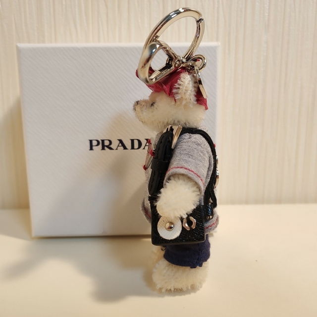 PRADA(プラダ)のプラダ ベアトリック キーホルダー ツーリストベア 1AR995 レディースのアクセサリー(チャーム)の商品写真