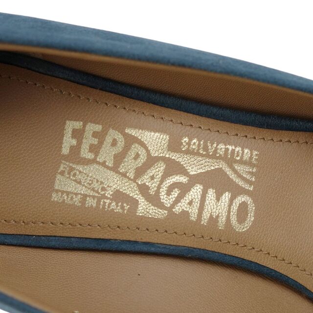Salvatore Ferragamo(サルヴァトーレフェラガモ)の極美品 サルヴァトーレ フェラガモ Salvatore Ferragamo パンプス ヒール スウェード レディース シューズ 靴 8C(25.5cm相当) ブルーグレー レディースの靴/シューズ(ハイヒール/パンプス)の商品写真