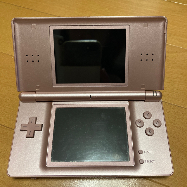 ニンテンドーDS(ニンテンドーDS)のNintendo DS light エンタメ/ホビーのゲームソフト/ゲーム機本体(携帯用ゲーム機本体)の商品写真