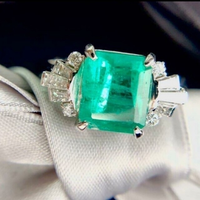 大粒コロンビア産エメラルド プラチナ ダイヤモンドリング メンズのアクセサリー(リング(指輪))の商品写真