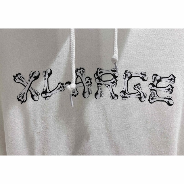 XLARGE(エクストララージ)のBONE LOGO PULLOVER HOODED SWEAT メンズのトップス(パーカー)の商品写真