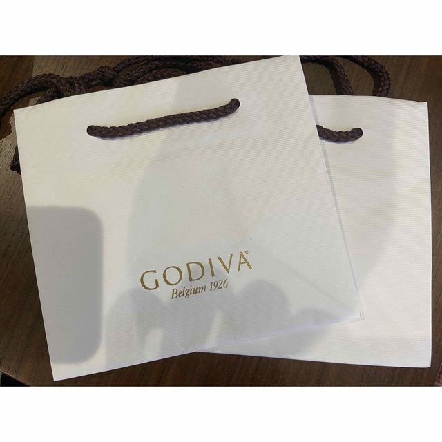 GODIVA(ゴディバ)のGODIVA ゴディバショッパー　紙袋2枚 レディースのバッグ(ショップ袋)の商品写真