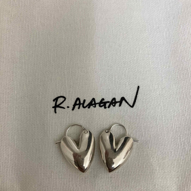 ＊週末限定値下げR.ALAGAN Tiny Puffy Heart Hoops  レディースのアクセサリー(ピアス)の商品写真