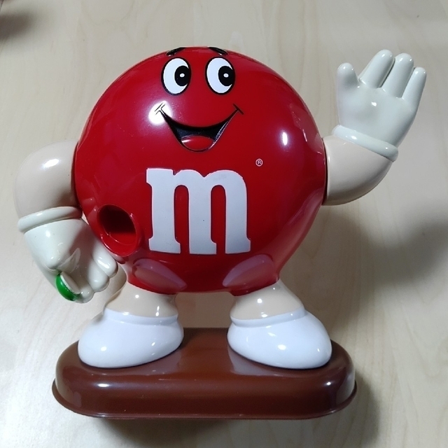 m&m&m's(エムアンドエムアンドエムズ)のm&m's　ディスペンサー　赤　レトロ エンタメ/ホビーのおもちゃ/ぬいぐるみ(キャラクターグッズ)の商品写真