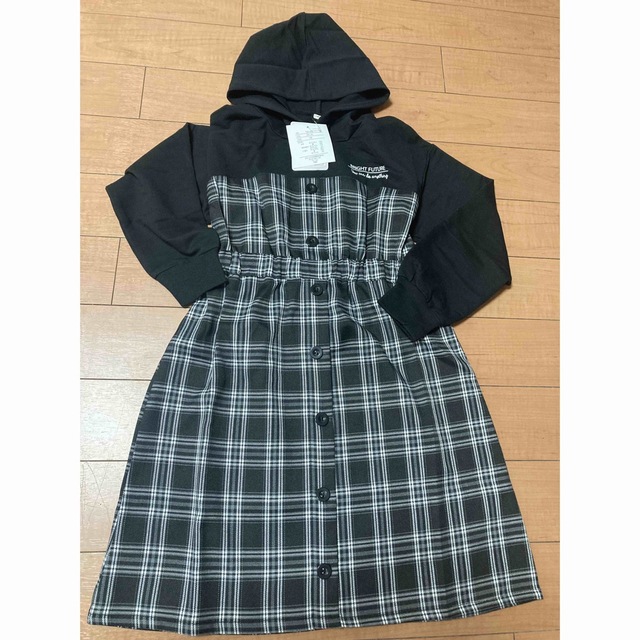 ニッセン(ニッセン)のニッセン　フード付きドッキングワンピース　140 キッズ/ベビー/マタニティのキッズ服女の子用(90cm~)(ワンピース)の商品写真