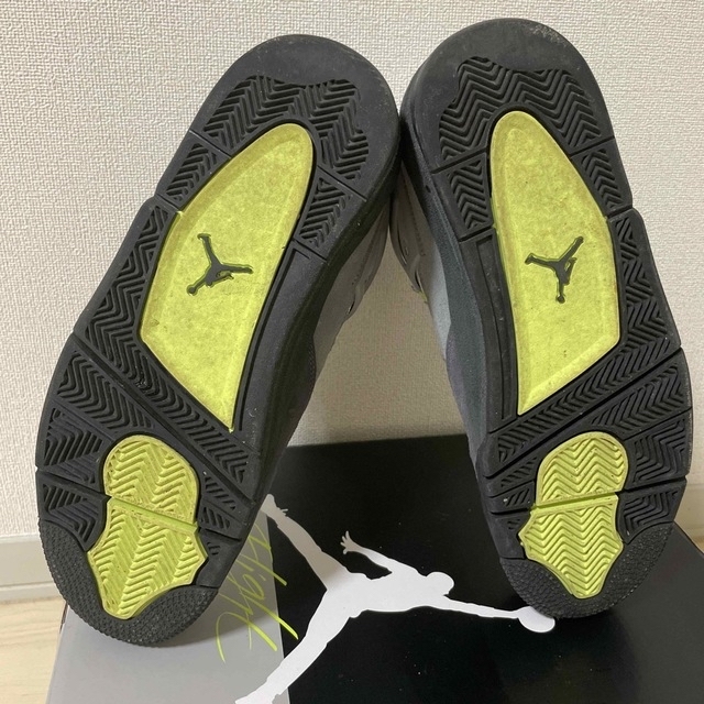 NIKE(ナイキ)のNIKE AIR JORDAN 4 RETRO SE VOLT 27.5cm メンズの靴/シューズ(スニーカー)の商品写真