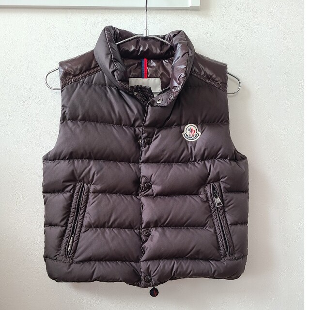 MONCLER(モンクレール)の鑑定済み!  モンクレール ダウンベスト 128 キッズ/ベビー/マタニティのキッズ服男の子用(90cm~)(ジャケット/上着)の商品写真