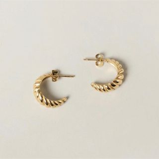 アメリヴィンテージ(Ameri VINTAGE)のcroissant dôme hoop pierce 18kgp(ピアス)