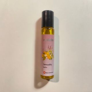 コスメキッチン(Cosme Kitchen)のnahrin ナリン  センシュアル ロールオン 10ml(アロマオイル)