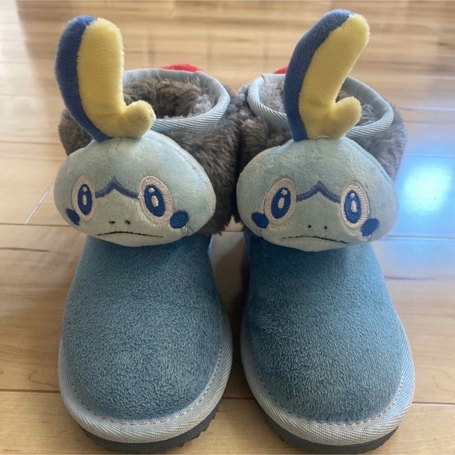 ポケモン(ポケモン)のポケモン ブーツ メッソン 美品 18 キッズ/ベビー/マタニティのキッズ靴/シューズ(15cm~)(ブーツ)の商品写真