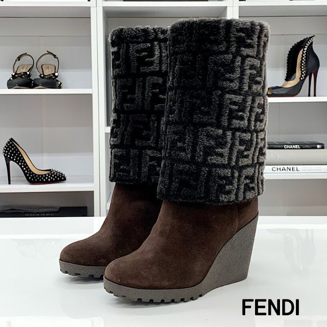 3301 FENDI フェンディ ムートン ファー ブーツ ズッカ柄 ブラウン