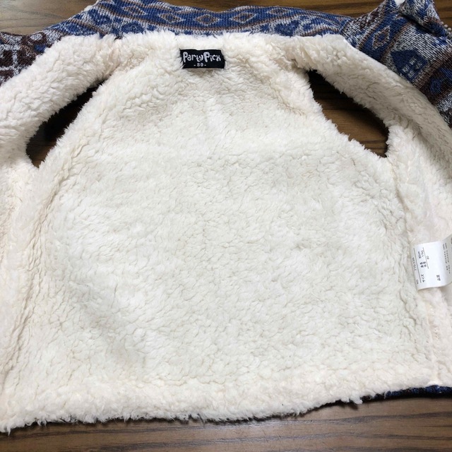 西松屋(ニシマツヤ)の襟付きボアベスト　80cm キッズ/ベビー/マタニティのベビー服(~85cm)(ジャケット/コート)の商品写真