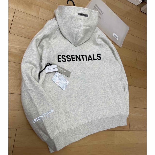 ESSENTIALSエッセンシャルズFULL-ZIP バックロゴ ジップパーカー使用