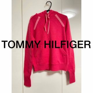 トミーヒルフィガー(TOMMY HILFIGER)のトミーヒルヒィガー　ピンク　セーター　フード付き　パーカー(ニット/セーター)