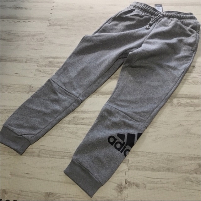 ラスト1点‼️ アディダス✨ビッグロゴ✨パーカー✨セットアップ L ラスト1点‼️ アディダス✨ビッグロゴ✨パーカー✨セットアップ L