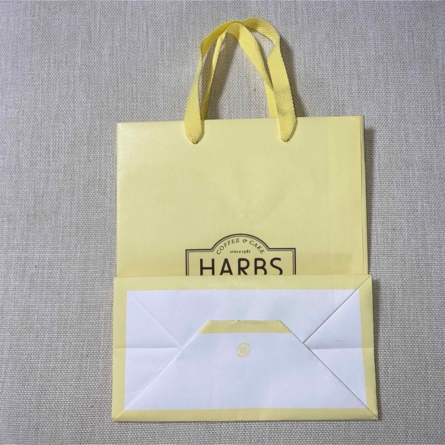 HAEBS ハーブス　紙袋　オシャレ　ケーキ　☆最安値☆ 食品/飲料/酒の食品(菓子/デザート)の商品写真