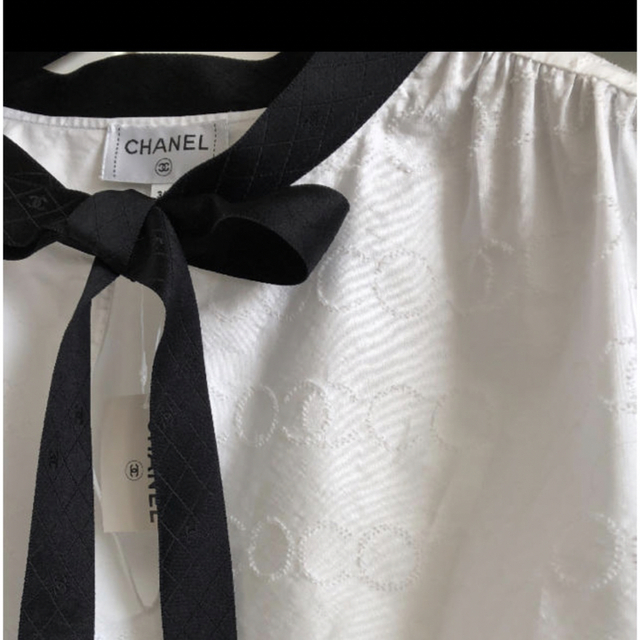 CHANEL(シャネル)のシャネル ❤️CHANEL 完売 カットソー　リボン　ロゴ レディースのトップス(Tシャツ(半袖/袖なし))の商品写真