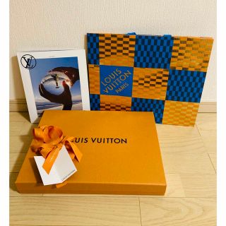 ルイヴィトン(LOUIS VUITTON)のルイ・ヴィトン☆2022クリスマス限定ショッパー&箱set(ショップ袋)