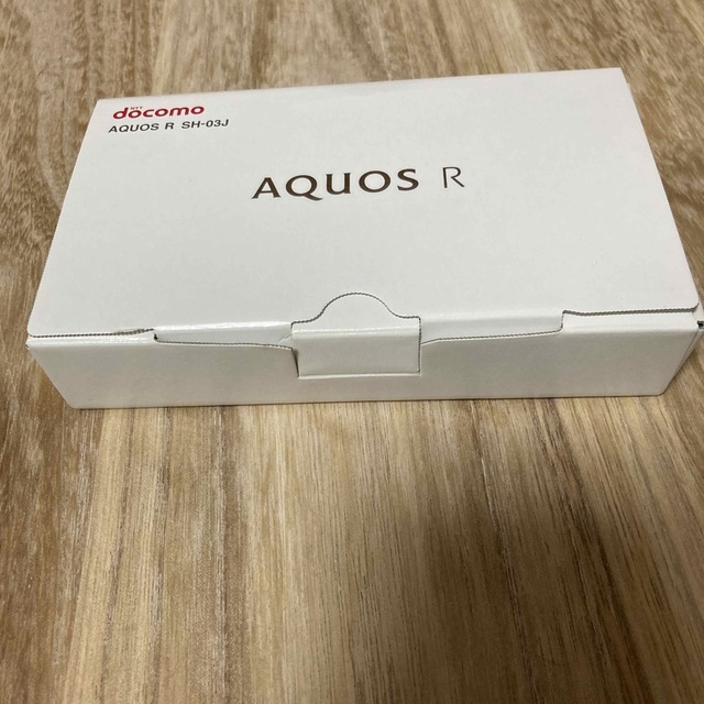 AQUOS(アクオス)の箱のみ！AQUOS R アクオスR SH-03J 箱のみ！ スマホ/家電/カメラのスマホアクセサリー(Androidケース)の商品写真