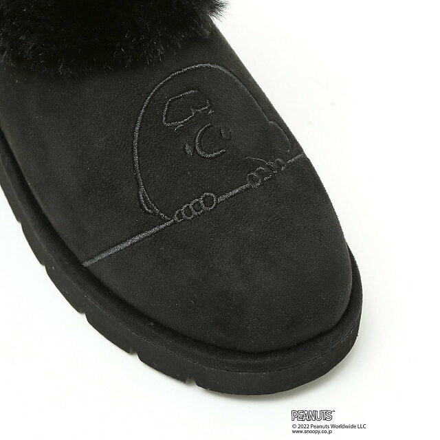AU BANNISTER(オゥバニスター)の【ブラック】【S】【PEANUTS*Au BANNISTER】スヌーピーコラボ エコムートンブーツ レディースの靴/シューズ(ブーツ)の商品写真