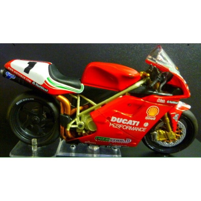 Ducati(ドゥカティ)のデアゴスティーニチャンピオンバイク1/24 ドゥカティ996R 新品未使用 エンタメ/ホビーのおもちゃ/ぬいぐるみ(ミニカー)の商品写真