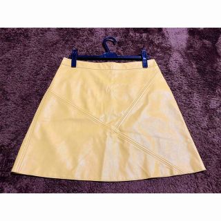 ザラ(ZARA)のZARA BASIC ザラ ベーシック ミニスカート イエロー レザー Lサイズ(ミニスカート)