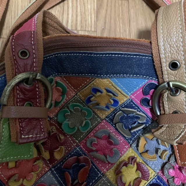 花柄✖️ストライプ　皮製ショルダーバック レディースのバッグ(ショルダーバッグ)の商品写真