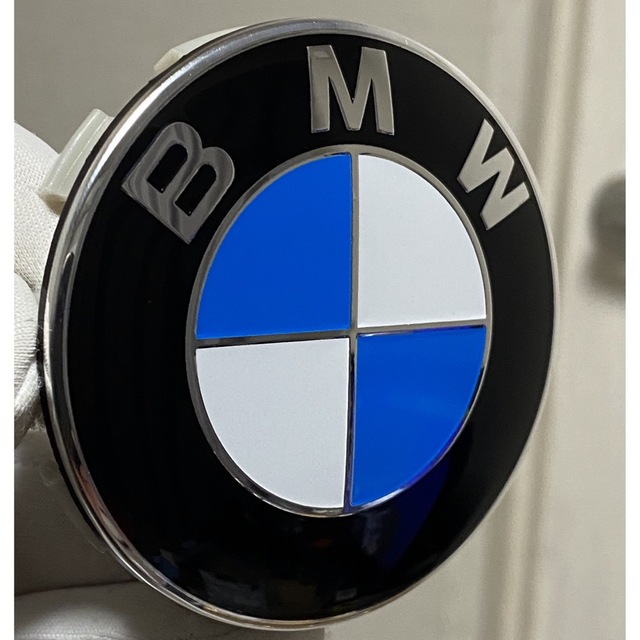 BMW(ビーエムダブリュー)の送料無料 BMWアルミホイールセンターキャップ68mm 自動車/バイクの自動車(車種別パーツ)の商品写真