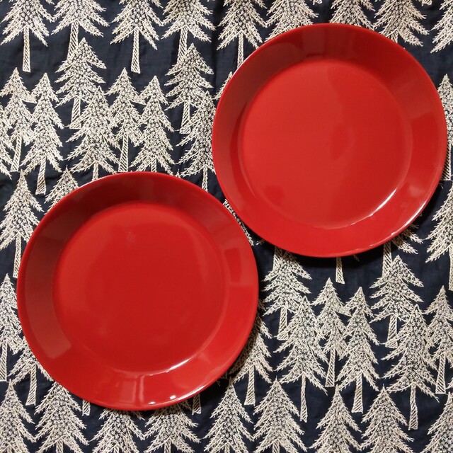 iittala(イッタラ)のイッタラ ティーマ＆ペニンシュラホテル Xmas型器セット インテリア/住まい/日用品のキッチン/食器(食器)の商品写真