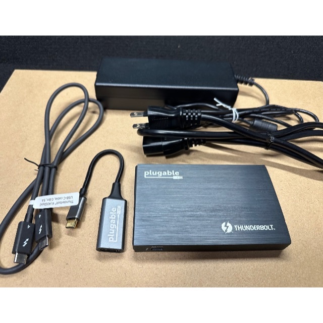 スマホ/家電/カメラPlugable Thunderbolt 4ハブ　USBC-HDMIアダプター付