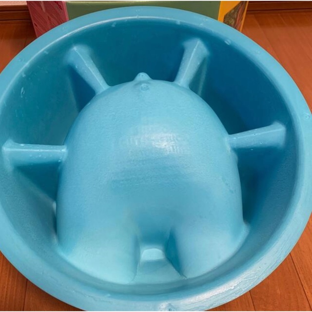 Bumbo(バンボ)のバンボ水色 キッズ/ベビー/マタニティの授乳/お食事用品(その他)の商品写真