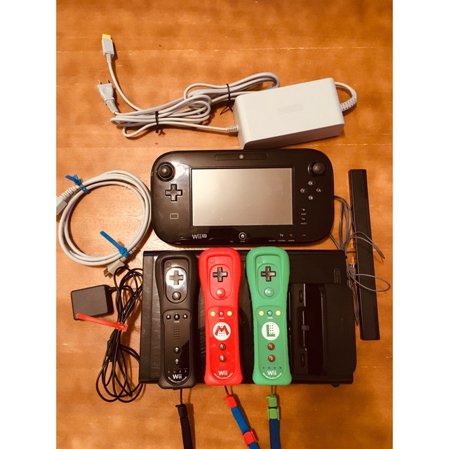 Wii U(ウィーユー)の任天堂　Wii U 32GB すぐ遊べるセット エンタメ/ホビーのゲームソフト/ゲーム機本体(家庭用ゲーム機本体)の商品写真
