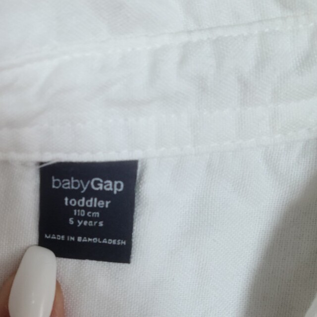 babyGAP(ベビーギャップ)のベビーギャップ白シャツクマbaby gapシャツホワイト キッズ/ベビー/マタニティのキッズ服男の子用(90cm~)(ブラウス)の商品写真