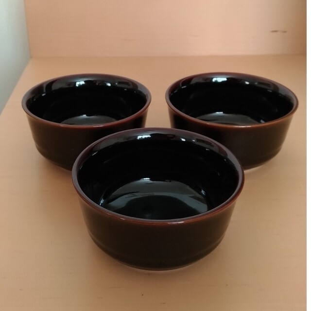 美濃焼　趣味の陶器　小鉢　黒　3個　レトロ インテリア/住まい/日用品のキッチン/食器(食器)の商品写真