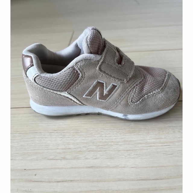 New Balance(ニューバランス)のnew balance　スニーカー　SHELL PINK  15cm キッズ/ベビー/マタニティのキッズ靴/シューズ(15cm~)(スニーカー)の商品写真