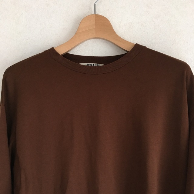 AURALEE LUSTER PLAITING L/S TEE Brown