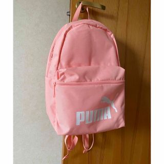 プーマ(PUMA)のPUMAの薄いピンクのリュック(リュック/バックパック)