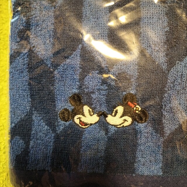 Disney(ディズニー)のディズニートランプ柄ハンカチとミッキーハンカチタオル レディースのファッション小物(ハンカチ)の商品写真
